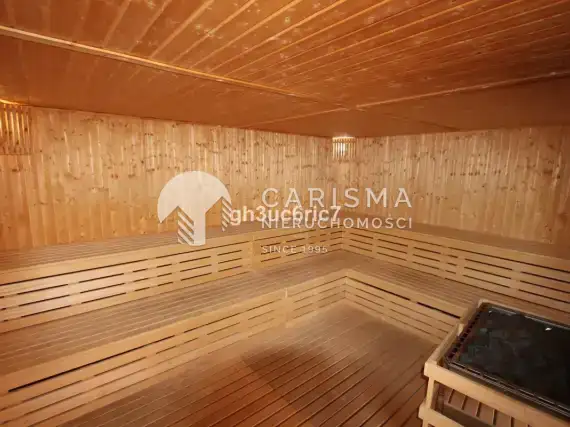 (28) Parterowy, luksusowy apartament gotowy do zamieszkania w Atalaya, Costa del Sol.