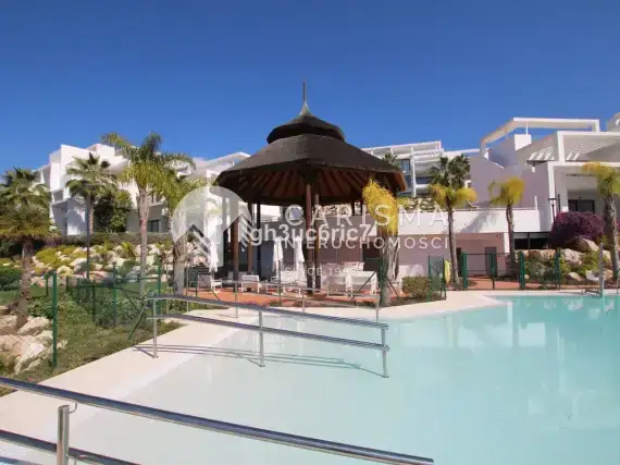 (30) Parterowy, luksusowy apartament gotowy do zamieszkania w Atalaya, Costa del Sol.