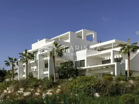 (2) Nowy, gotowy, luksusowy, parterowy apartament w okolicy Benahavis, Costa del Sol