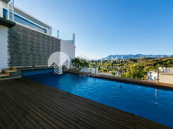 (11) Luksusowa, nowa willa, w okazyjnej cenie, w El Rosario, Costa del Sol
