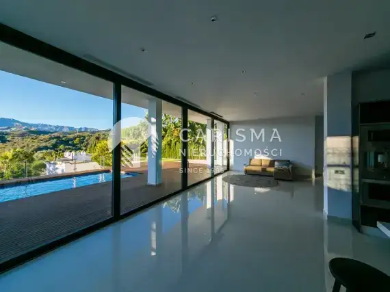 (12) Luksusowa, nowa willa, w okazyjnej cenie, w El Rosario, Costa del Sol