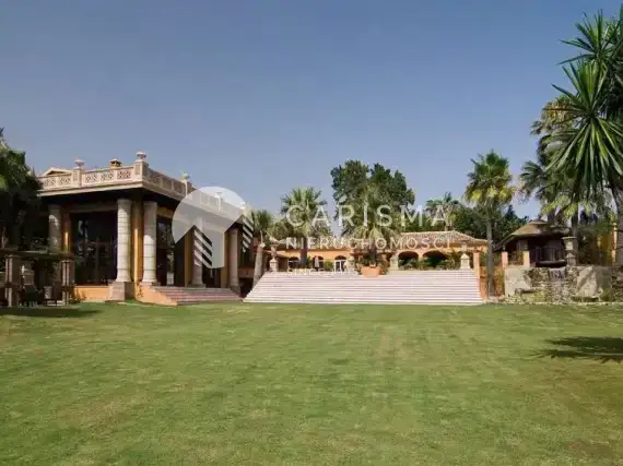 (5) Willa, Marbella West, Costa del Sol, 2177 m<sup>2</sup>