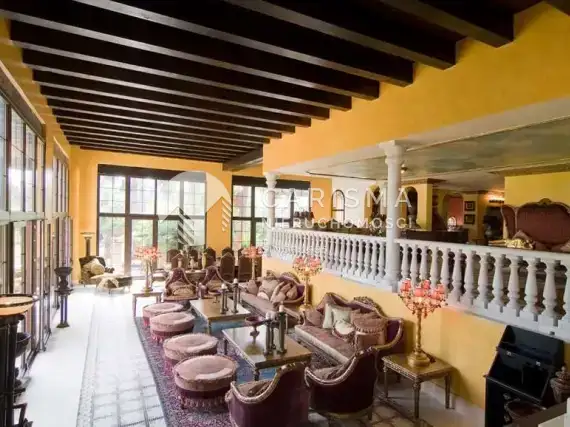 (8) Willa, Marbella West, Costa del Sol, 2177 m<sup>2</sup>