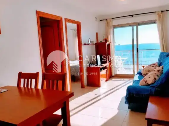 (10) Apartament przy plaży z pięknym widokiem na Morze Śródziemne.