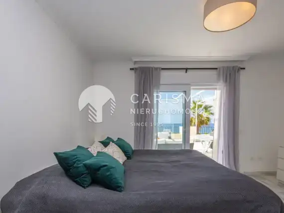 (5) Apartament w pierwszej linii brzegowej Elviria, Marbella