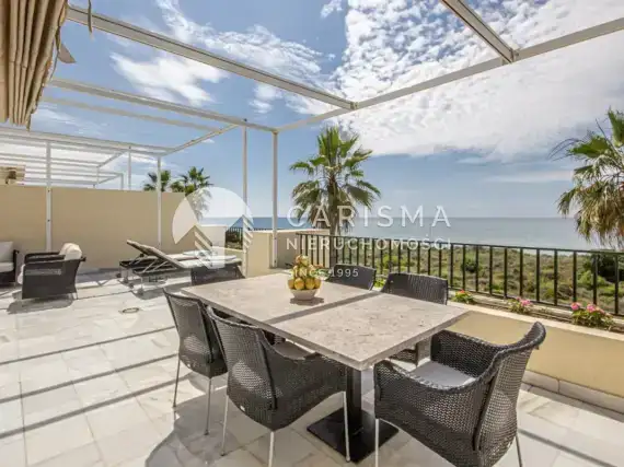 (7) Apartament w pierwszej linii brzegowej Elviria, Marbella