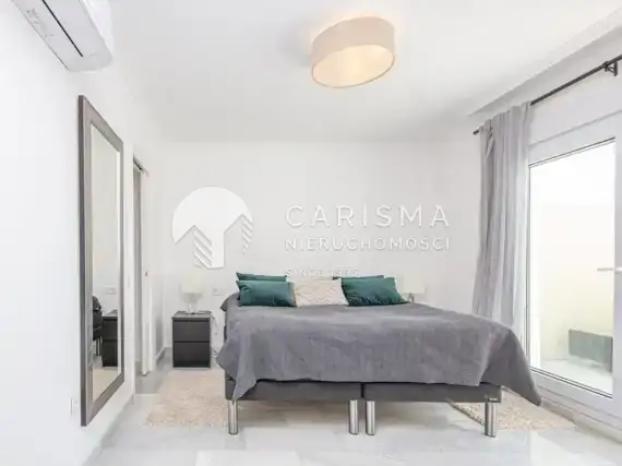 (8) Apartament w pierwszej linii brzegowej Elviria, Marbella