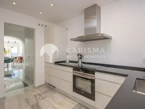 (17) Apartament w pierwszej linii brzegowej Elviria, Marbella