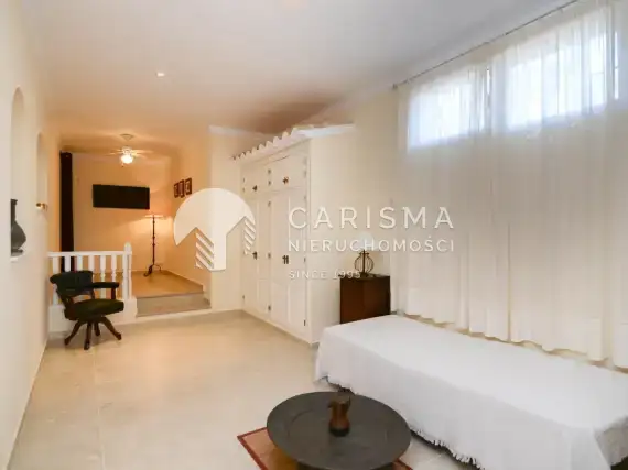 (18) Wyjątkowa willa z panoramicznymi widokami i potrójnym garażem w El Portet, Moraira