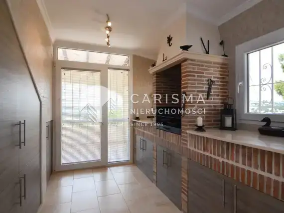 (8) Wyjątkowa willa z panoramicznymi widokami i potrójnym garażem w El Portet, Moraira