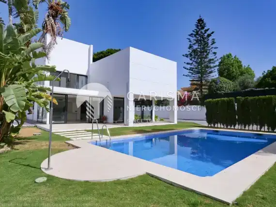 (2) Luksusowa, nowoczesna willa tuż obok centrum San Pedro, Costa del Sol