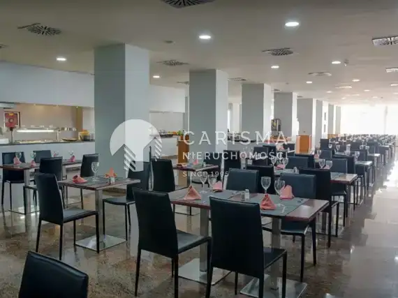 (4) Hotel z widokiem na morze w Torremolinos