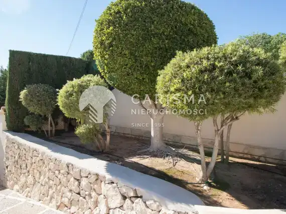 (3) Urokliwa willa z widokiem na morze, blisko usług w Moraira