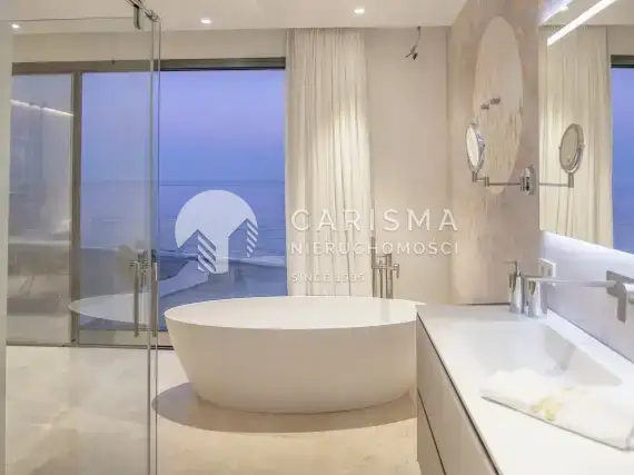 (23) Luksusowy i nowy apartament w pierwszej linii brzegowej, Estepona, Costa del Sol