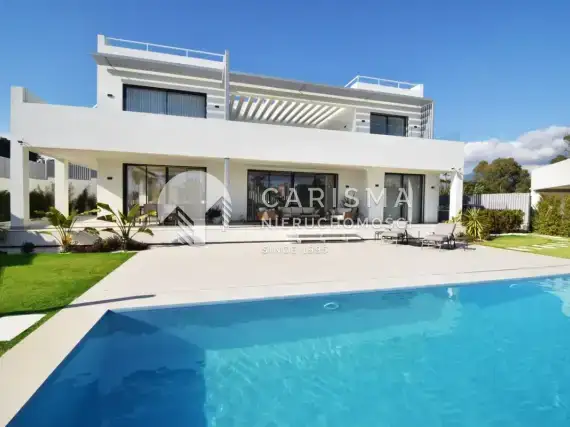 (2) Luksusowa willa w New Golden Mile Marbella
