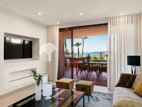 (11) Luksusowy apartament w pierwszej linii brzegowej Estepona, Costa del Sol