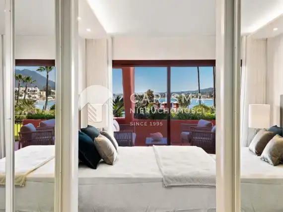 (16) Luksusowy apartament w pierwszej linii brzegowej Estepona, Costa del Sol