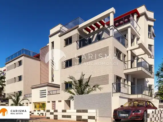 Penthouse z apartamentem typu solarium, 160 m od plaży w Oliva 1