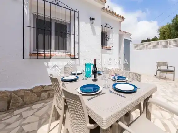 (19) Odremontowany dom szeregowy blisko plaży El Portet w Moraira