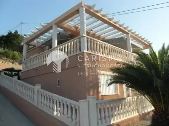 (13) Willa z osobnym apartamentem dla gości i widokiem na morze w El Campello