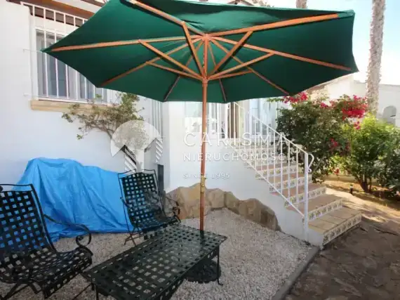 (34) Dom w zabudowie bliźniaczej z basenem wspólnym w Moraira