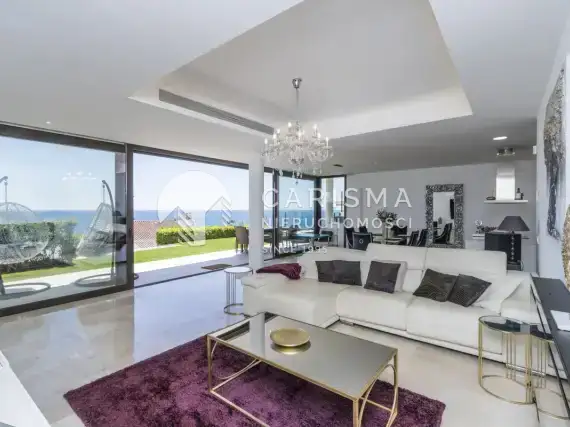 (13) Willa na sprzedaż, 4 sypialnie, Estepona