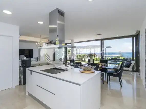(21) Willa na sprzedaż, 4 sypialnie, Estepona