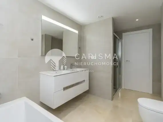 (34) Willa na sprzedaż, 4 sypialnie, Estepona