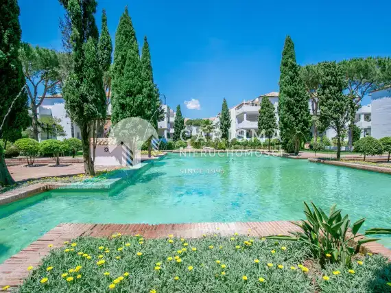 (3) Obszerny apartament, w dobrej lokalizacji, Estepona, Costa del Sol