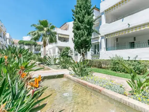 (5) Obszerny apartament, w dobrej lokalizacji, Estepona, Costa del Sol