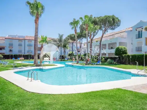 (9) Obszerny apartament, w dobrej lokalizacji, Estepona, Costa del Sol