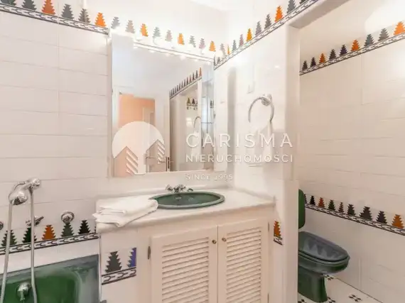 (22) Obszerny apartament, w dobrej lokalizacji, Estepona, Costa del Sol