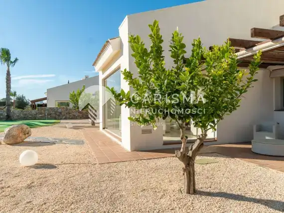 (8) Dom z 4 sypialniami na terenie Las Colinas Golf &amp; Country Club
