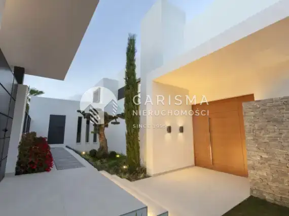 (36) Nowa, luksusowa i gotowa willa, El Paraiso, Costa del Sol