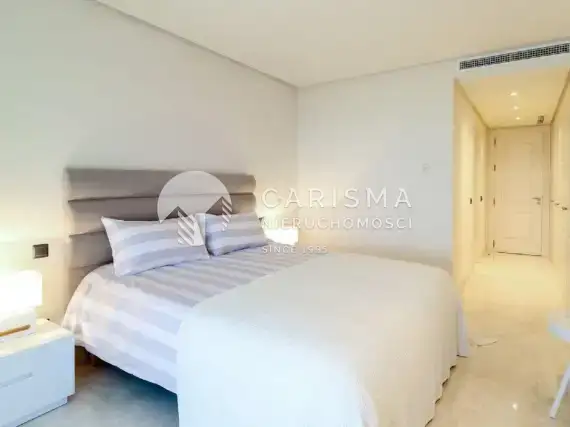 (15) Luksusowy apartament w pierwszej linii brzegowej, Estepona