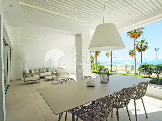 (4) Nowy, luksusowy apartament w pierwszej linii brzegowej, Estepona