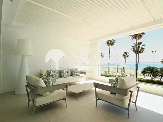 (5) Nowy, luksusowy apartament w pierwszej linii brzegowej, Estepona