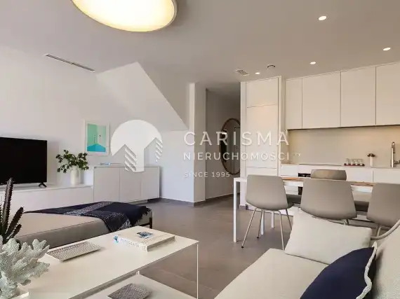 (4) Nowy i gotowy apartament dwupoziomowy w Guardamar