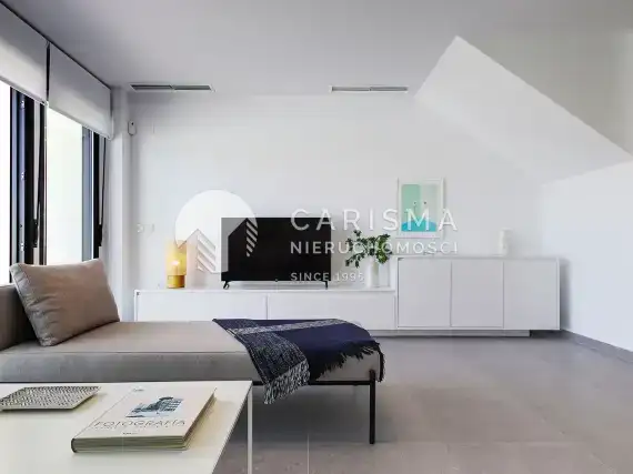 (5) Nowy i gotowy apartament dwupoziomowy w Guardamar