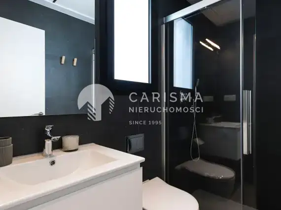 (12) Nowy i gotowy apartament dwupoziomowy w Guardamar