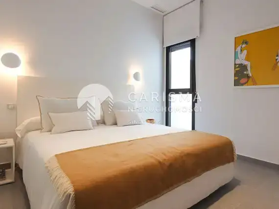 (19) Nowy i gotowy apartament dwupoziomowy w Guardamar