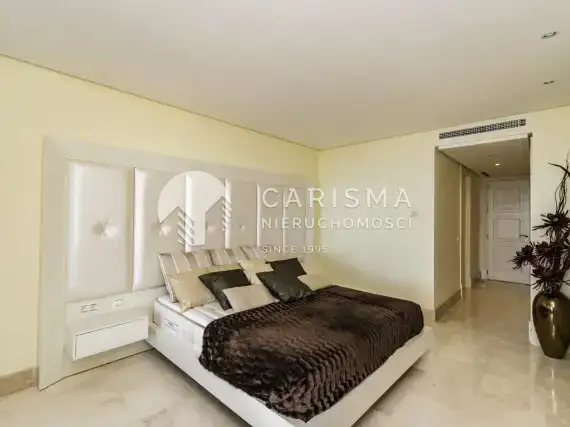 (18) Luksusowy apartament w pierwszej linii brzegowej, Estepona, Costa del Sol