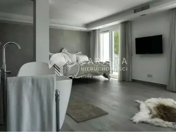 (9) Nowa luksusowa willa z pięknym widokiem, pięć sypialni , Elviria, Costa del Sol