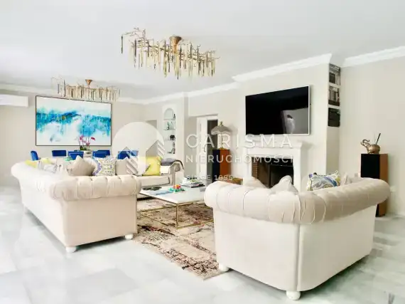 (5) Elegancka stylowa willa, sześć sypialni , widok na morze,  El Paraiso, Costa del sol.