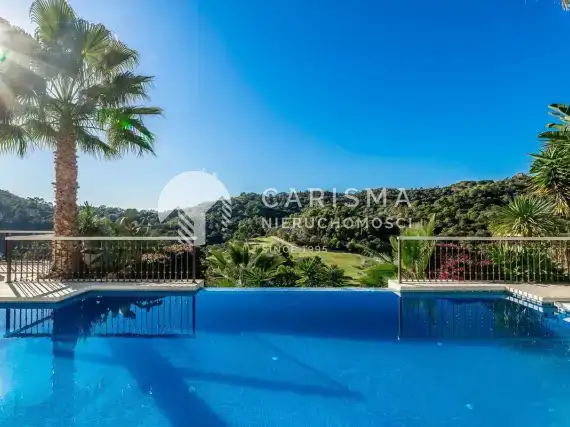 (27) Luksusowa willa położona w dolinie golfowej w Benahavis, Costa del sol