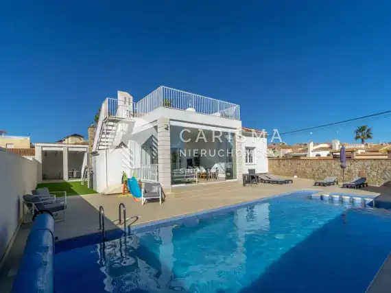 (39) Dom z prywatnym basenem Orihuela Costa