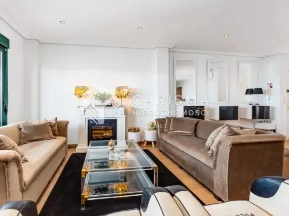(9) Apartament z widokiem na Morze Śródziemne