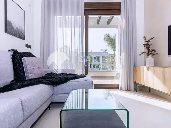(15) Nowe apartamenty przy Laguna Salada de Torrevieja. Faza 2.
