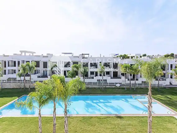 (28) Nowe apartamenty przy Laguna Salada de Torrevieja. Faza 2.