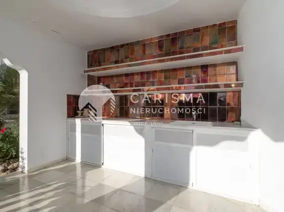 (29) Willa  na dużej działce 2500 m²  blisko pól golfowych w El Paraiso